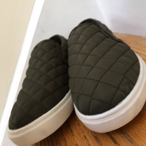 True and tru army green memory foam shoes size91/2 - Picture 3 of 6